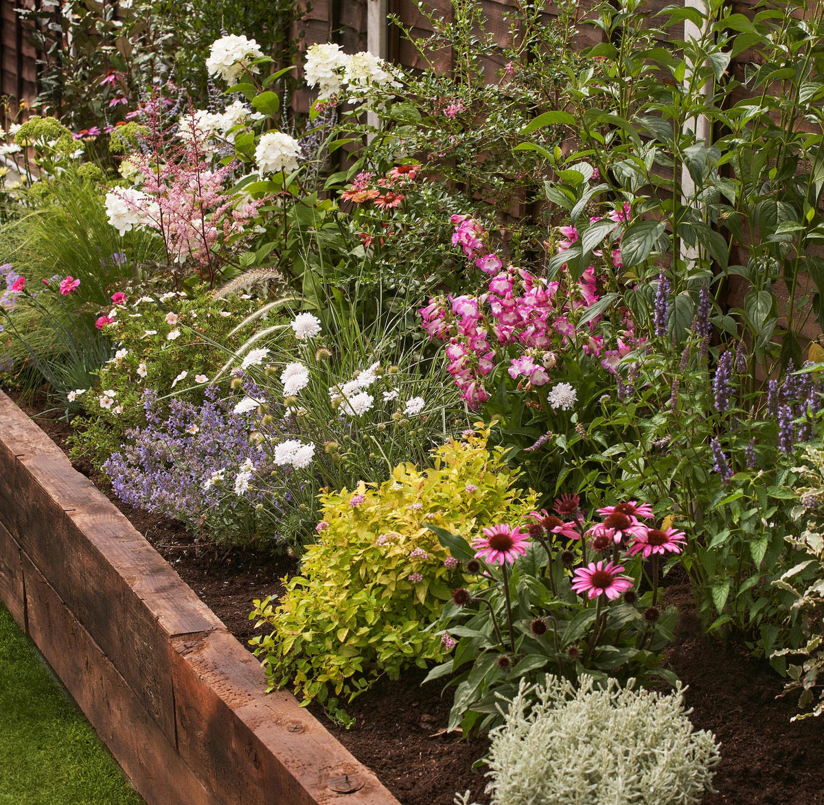 Rustic Flower Bed Borders 8 Inexpensive Garden Edging Ideas To Make